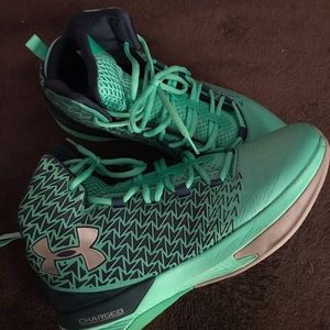 Under Armour UA 10 CHARGED Drive Basketball Shoes